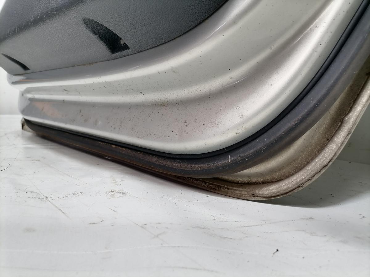 VW Touran original T&uuml;r hinten rechts LR7L Silver Leaf Rohbau Bj.2009